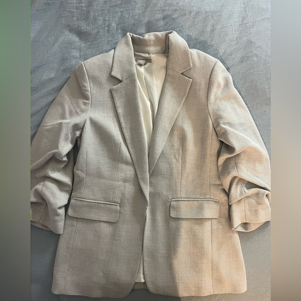 H&M Grey fitted, woven blazer, scrunch sleeve